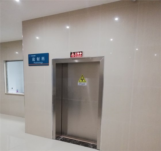 铅门