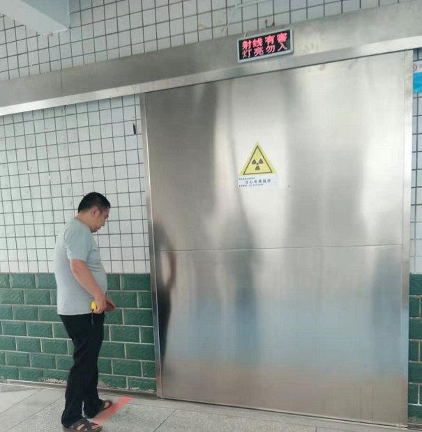 防辐射铅门