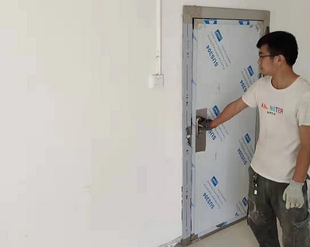 光铭防辐射防辐射铅门安装中