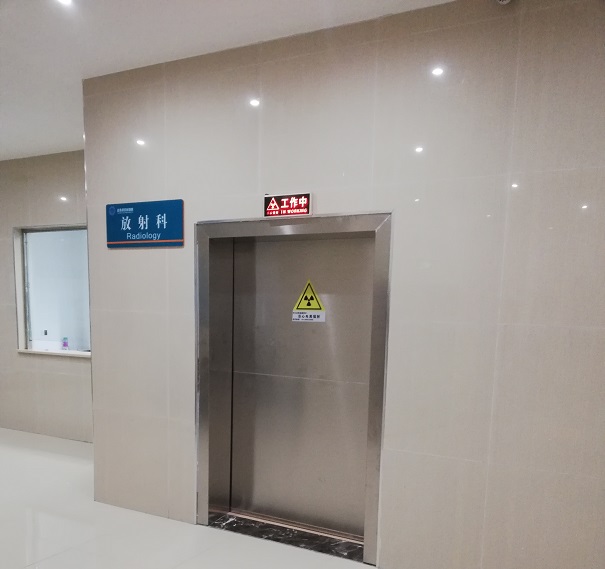 铅门